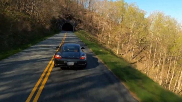 Porsche Cayman S (987) - Blue Ridge Parkway Mountain Drive смотреть онлайн
