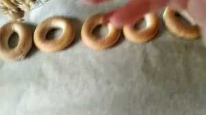 Бублики фаршированные мясным фаршем и запечённые в духовке.