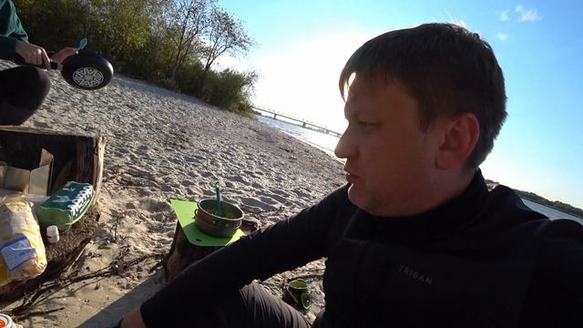 ?Едем на велосипедах готовить завтрак на берег Дона! Не смотри это голодным! ? смотреть онлайн