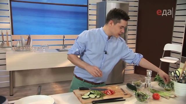 Палтус в савойской капусте с салатом из киноа смотреть онлайн