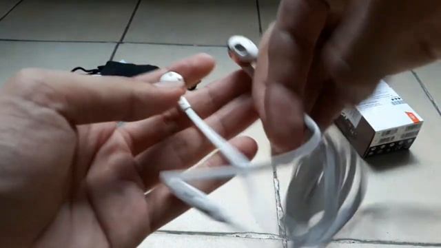 Unboxing Fone de Ouvido JBL t205 смотреть онлайн