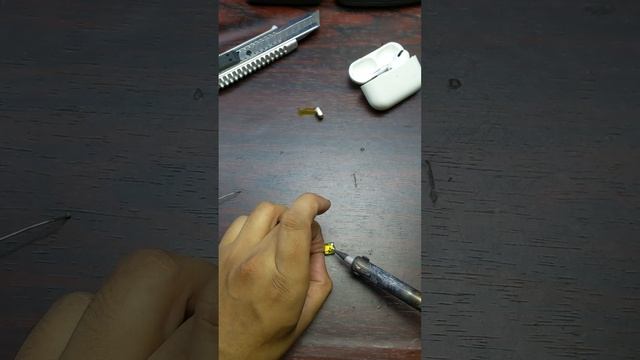 How To Fix Airpods With One Side Working смотреть онлайн