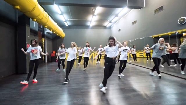 Шаффл Shuffle Cutting shapes dance танец Шаффл крутой танец круто танцуют зажигательный танец смотреть онлайн