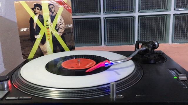Kris Kross - Jump - Vinil 7” смотреть онлайн
