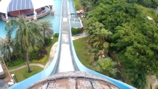 Ребенок в ужасе! Водяная горка в Siam Park City в Бангкоке. Таиланд смотреть онлайн