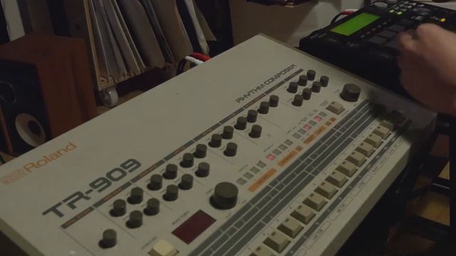 Session with Vintage Drum machine смотреть онлайн