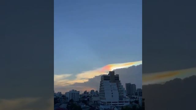 Красивые радужные облака над провинцией Нонтхабури, Таиланд (27.06.2021) смотреть онлайн