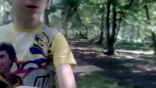 Я гуляю за домом