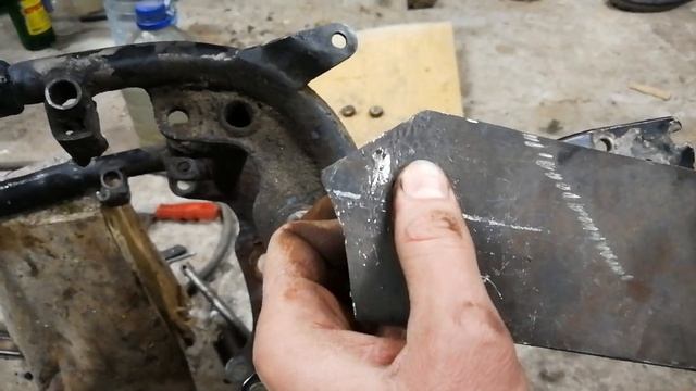 Как достать ось маятника в мотцикле Ява смотреть онлайн