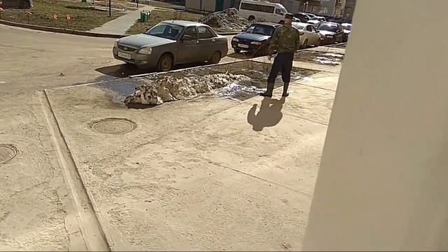 УК избавляется от воды в подвале на Агапкина, 25А смотреть онлайн