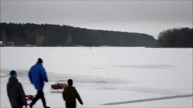 На Мотоциклах по льду! ;) Житомир. Гидропарк. Тетерев. 10.01.2016 смотреть онлайн