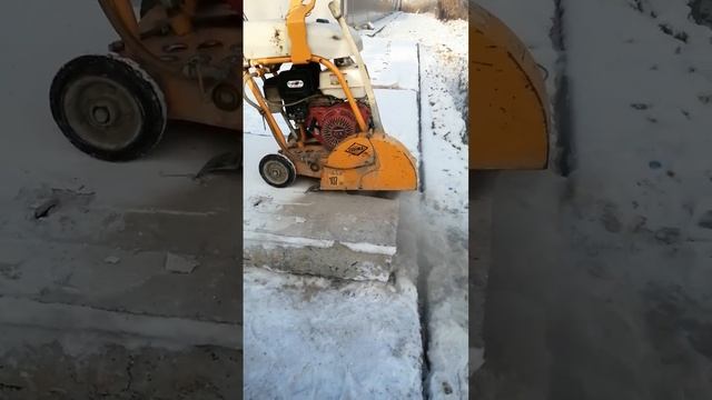 Пилим плиту перекрытия. смотреть онлайн