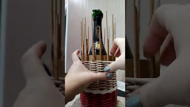 подставка для бутылки из бумажной лозы смотреть онлайн