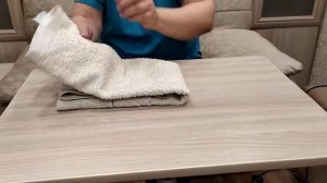 Карман из полотенца. Как свернуть полотенце красиво и компактно.