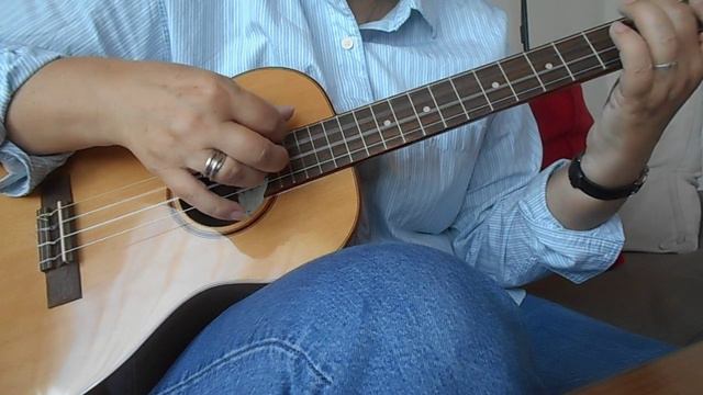 The Happy Farmer - Robert Schumann - Baritone ukulele смотреть онлайн