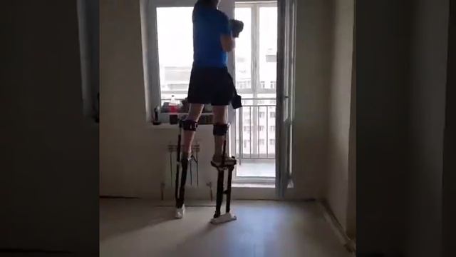 Монтаж натяжного потолка на строительных ходулях смотреть онлайн