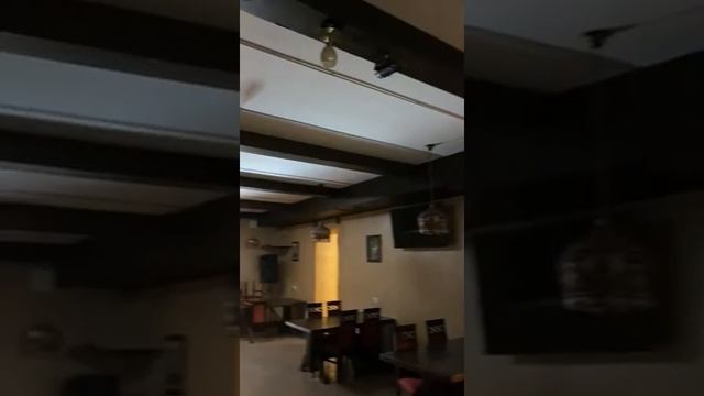 Деревянная мебель в интерьере кафе смотреть онлайн