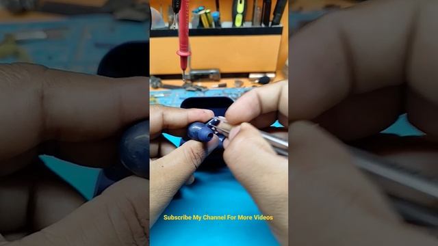 TWS Earbuds sometimes not charging solution #earbuds #tws #not #charging #solution смотреть онлайн