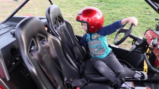 DAD SURPRISES SON With Polaris Hammerhead LE 150 Go Kart смотреть онлайн