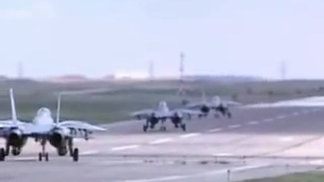 F-14 Tomcat - 3 Tomcats Take off from Runway смотреть онлайн