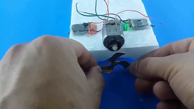 How to Make a Boat with Motor смотреть онлайн