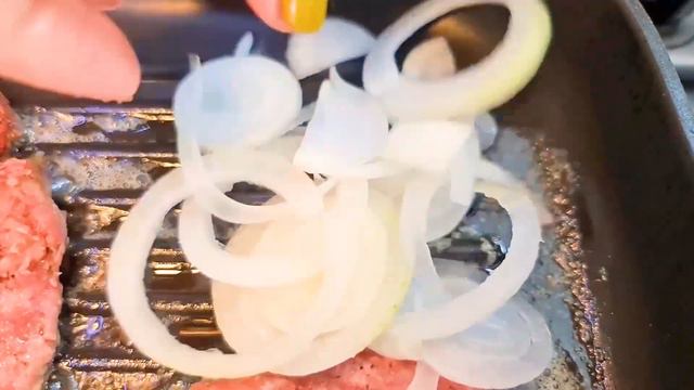 How to cook big Hamburger And Lays Chips Recipe смотреть онлайн