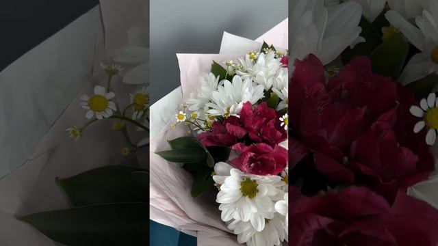 Сборный букет с белой хризантемой «Хризантема» смотреть онлайн