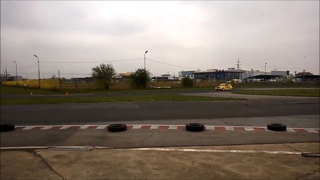 Renault 5 Turbo vs Renault Clio Williams Time Attack Day - Kart Track - French Battle смотреть онлайн
