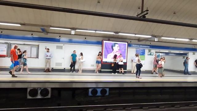 Cómo ir del Aeropuerto de Madrid?? hacia el Centro 2023| Destinados a Viajar en España #5 смотреть онлайн