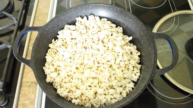 Как приготовить попкорн,,в микроволновке''/How To Make Popcorn In Microwave...