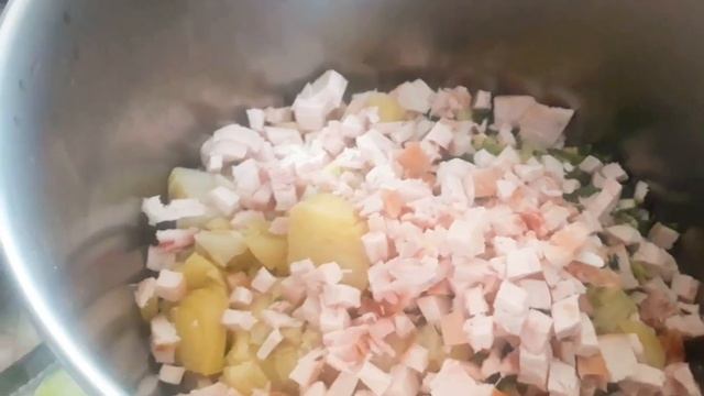 С 1 мая всех подписчиков! Готовим весеннюю окрошечку). смотреть онлайн