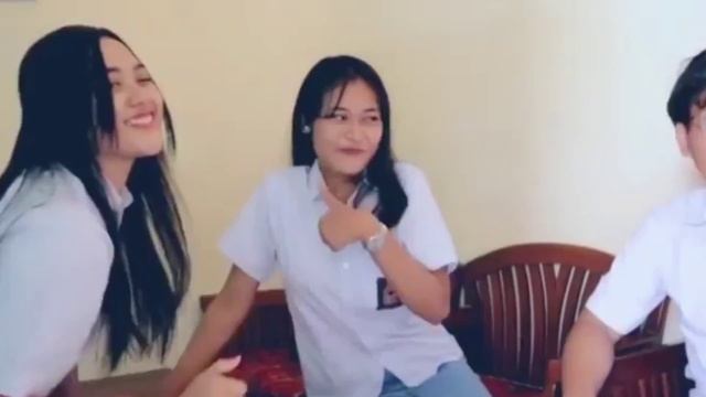 Kenakalan remaja pemuda lugu diajak mantap2 sama 2 temen cewek secara bergantian ||R3z3ky GG memana смотреть онлайн
