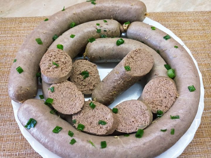Готовим домашнюю ливерную колбасу . Быстро и просто. смотреть онлайн