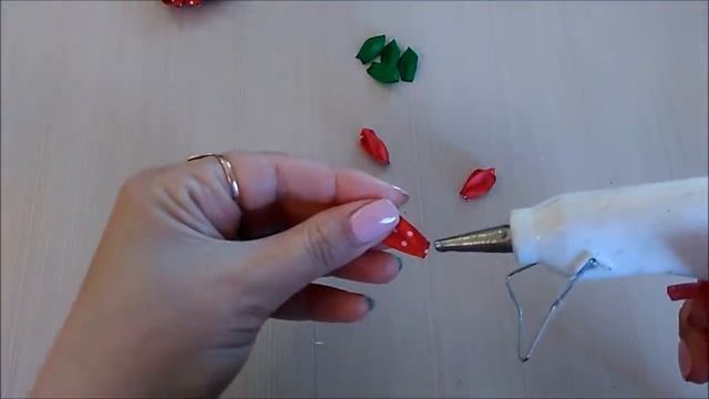 Заколочки "Клубника" для волос из лент МК Канзаши / Hair clips "Strawberry" for hair from ribbons смотреть онлайн