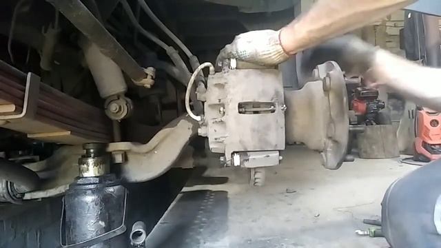Зил5301(бычок) замена колодок и ремонт тнвд смотреть онлайн