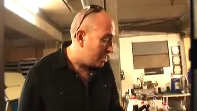 Man Runs Car on 50% Water смотреть онлайн
