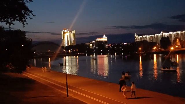 Невероятный вечерний Минск | отдых для души | прогулка по столице Беларуси, красивый район смотреть онлайн