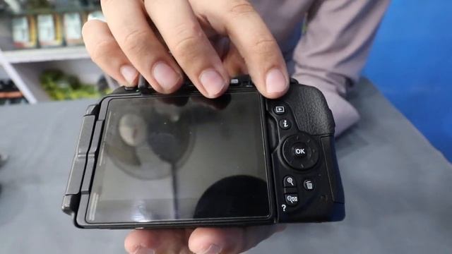 #Nikon D5600 #unboxing and #review best Camera on Camera corner 2 Lahore camera market смотреть онлайн