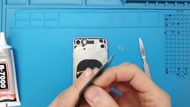 Замена заднего стекла на iPhone 8.mp4 смотреть онлайн