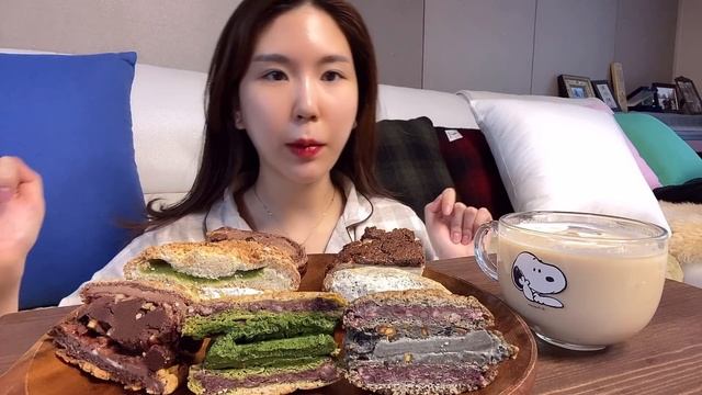 Eng) 빵순이 다이어터의 1일1(폭)식ㅣ직장인 먹방 브이로그ㅣ장블랑제리, 어글리베이커리, 던킨도너츠, 불닭볶음면, 삼겹살, 베스킨라빈스 아이스크림, 꼬북칩 초코츄러스, 편의점 смотреть онлайн