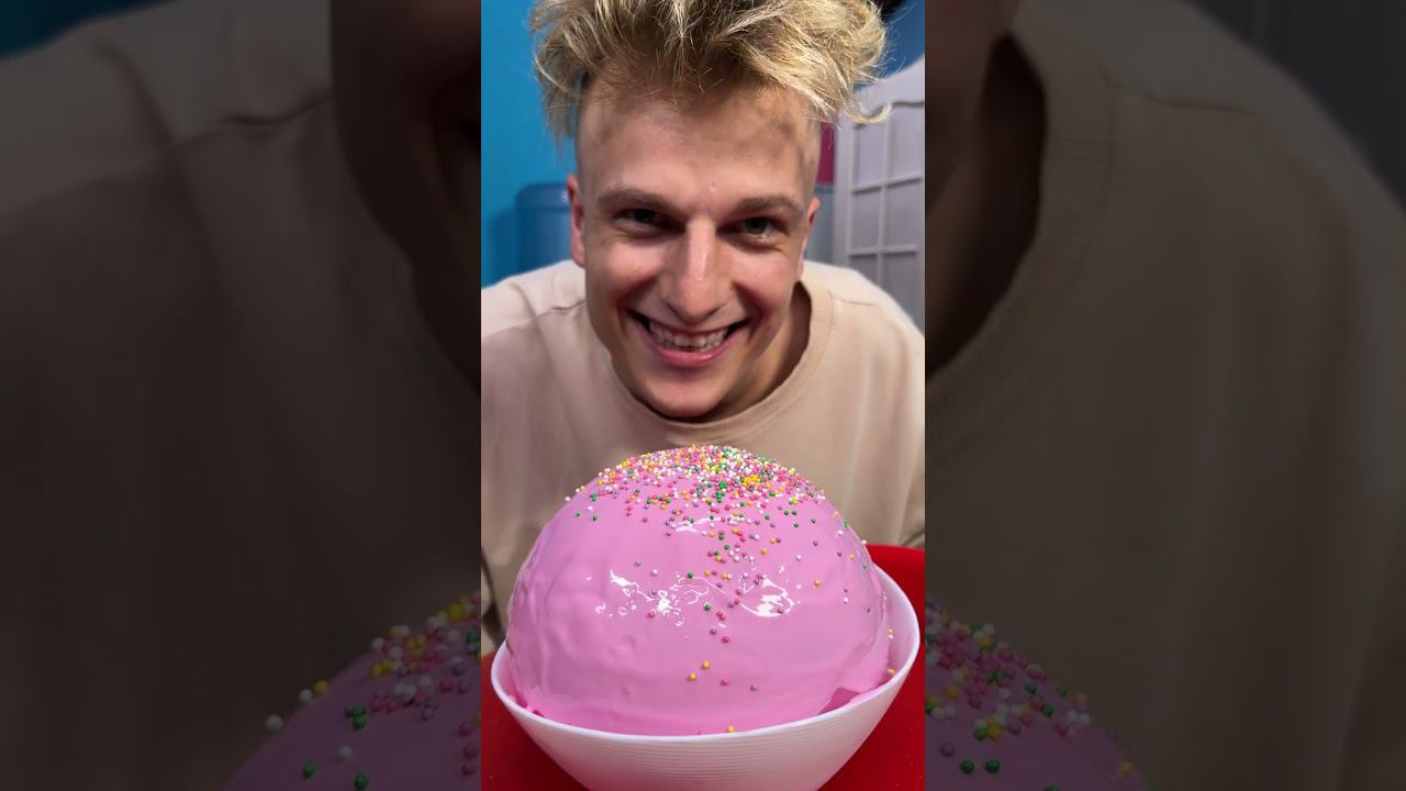 Он просто хотел торт… смотреть онлайн