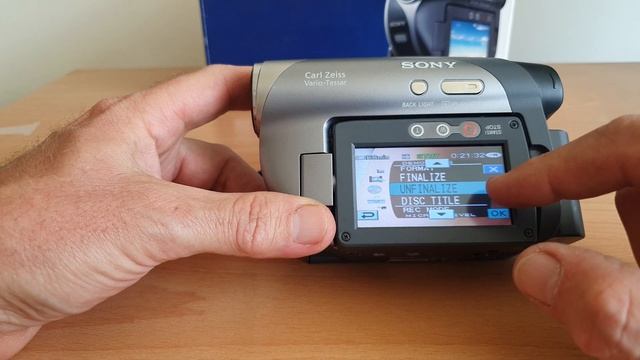 SONY HANDYCAM DCR-DVD205E , 16 years old, miniDVD , overview , functions смотреть онлайн