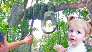 ВЛОГ: интересное путешествие по реке страха в парке аттракционов