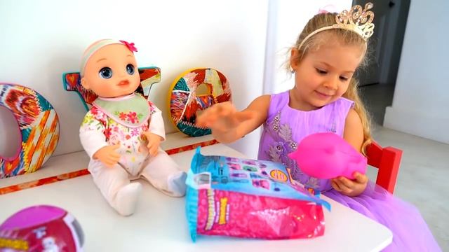 Diana Pretend Play with Princess carriage toy смотреть онлайн