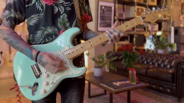 Fender Limited Edition Player Stratocaster Surf Green 2020 Mexico смотреть онлайн
