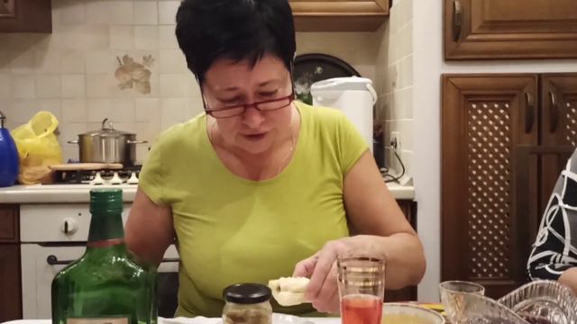 В ГОСТЯХ У ПОДРУГИ / ДЕВЧОНКИ РАССЛАБЛЯЮТСЯ 😂 смотреть онлайн