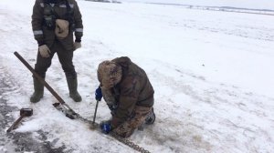 Вытаскиваем ниву лебёдкой