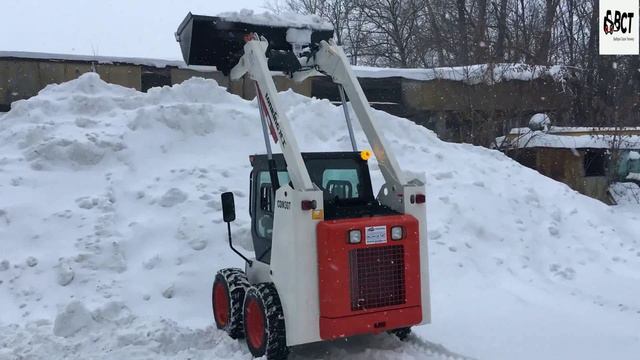 уборка снега с помощью мини погрузчика Lonking смотреть онлайн