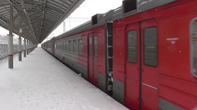 Электропоезд ЭД4М-0358 сообщением Москва - Железнодорожная