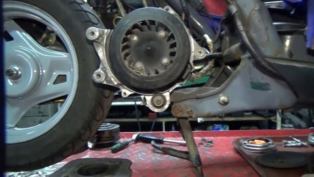 Honda Dio ZX отличия от просто DIO и хлам в красивой упаковке.